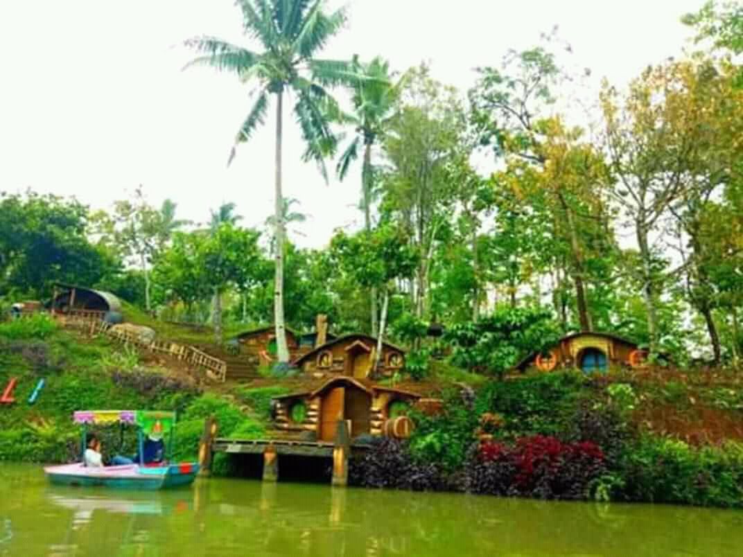 Tempat Wisata Wonosalam Banyu Mili Tempat Wisata Indonesia