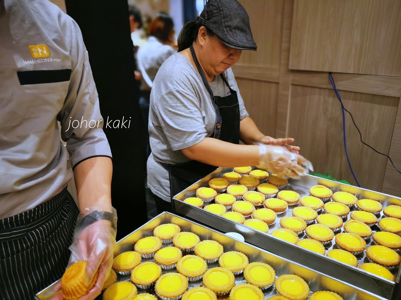 Famous Nam Heong Egg Tarts in JB · KSL Mall · Mid Valley Southkey Tony