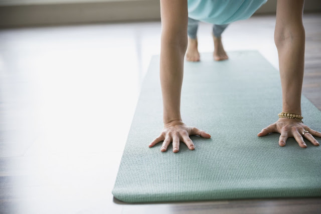 Thảm tập Yoga bẩn mối nguy hiểm khung khiếp mà bạn không thể ngờ Thảm tập Yoga bẩn mối nguy hiểm khung khiếp mà bạn không thể ngờ