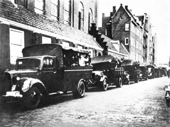 22 February 1941 worldwartwo.filminspector.com Amsterdam pogrom