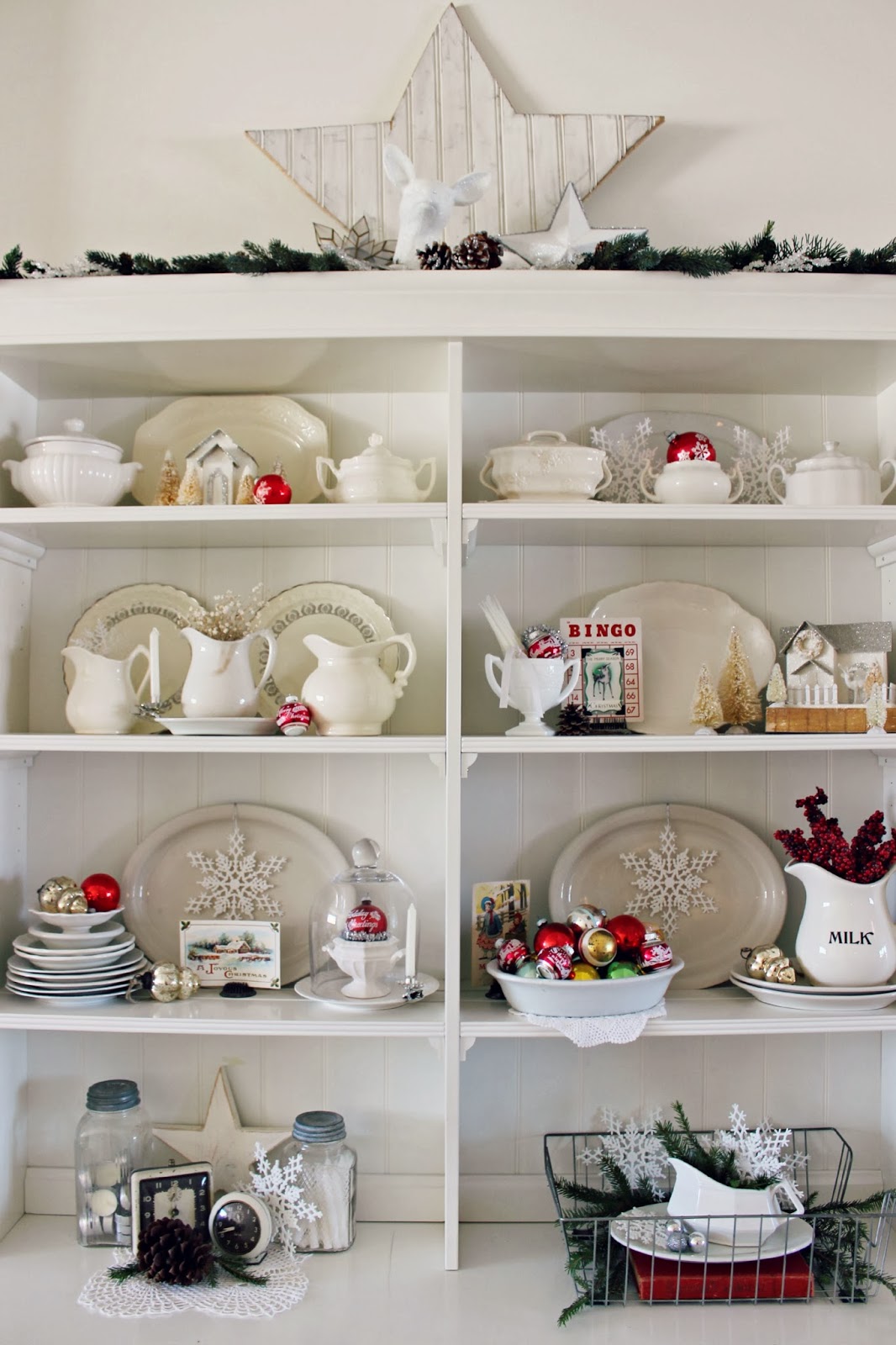 Happy At Home: Living Room and Hutch Holiday Decor