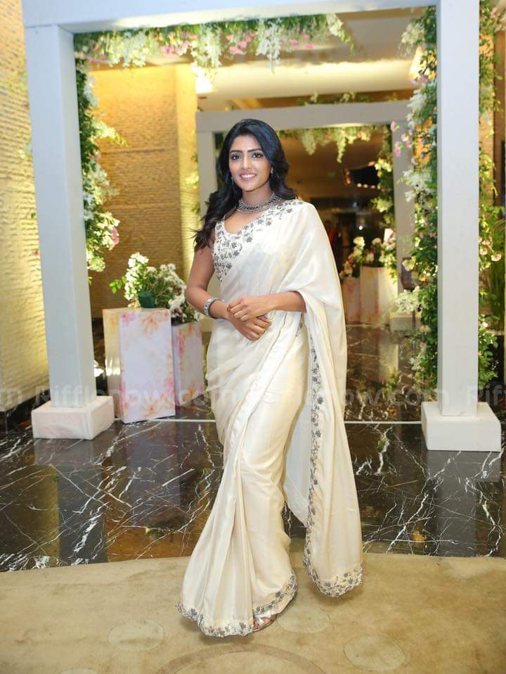 Actress Eesha Rebba Beautiful Exclusive White Saree Pics Actress Eesha Rebba Beautiful Exclusive White Saree Pics