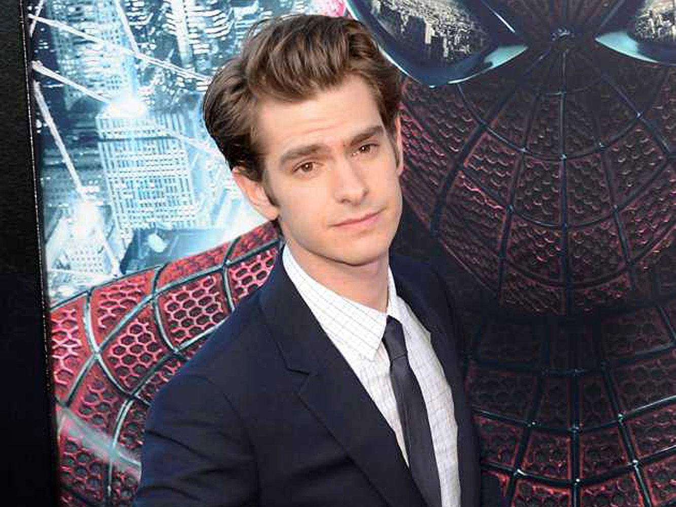 Spider man тоби магуайр. логан лерман человек паук. том холланд 2016.