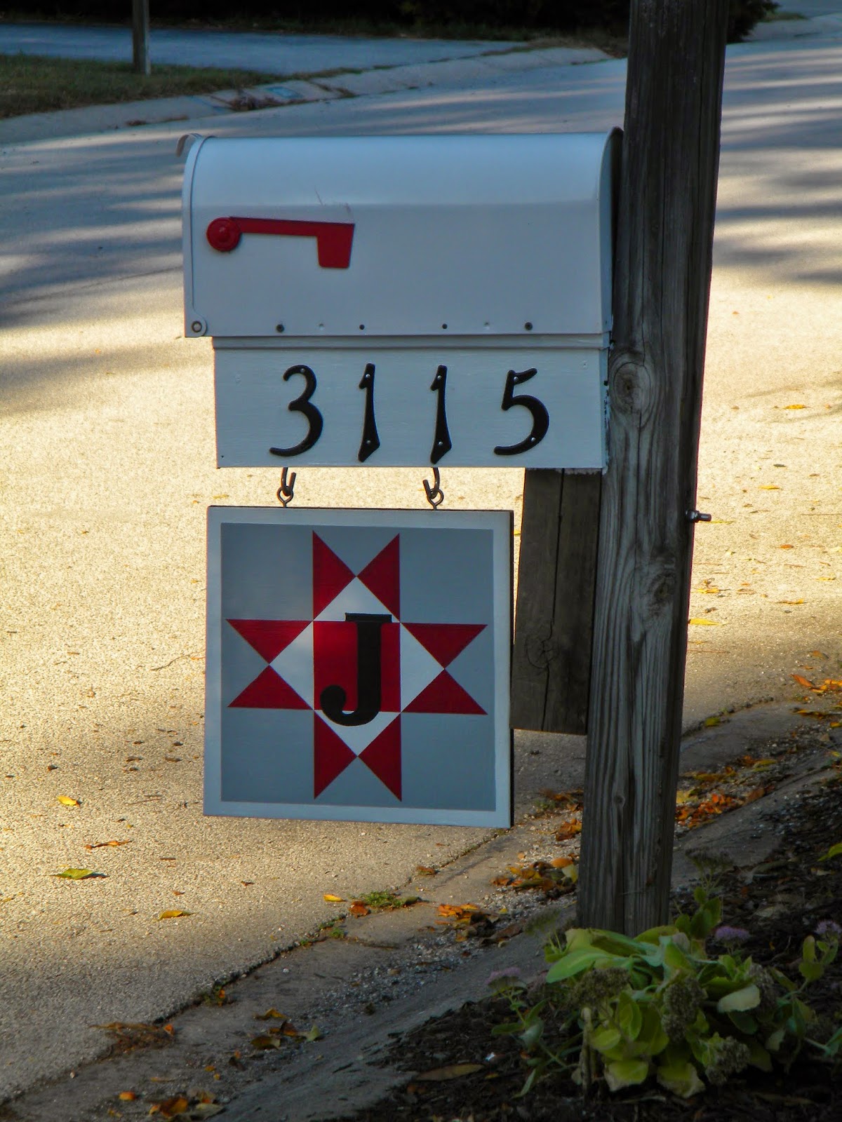 ...by CJ BARN / MAILBOX QUILT