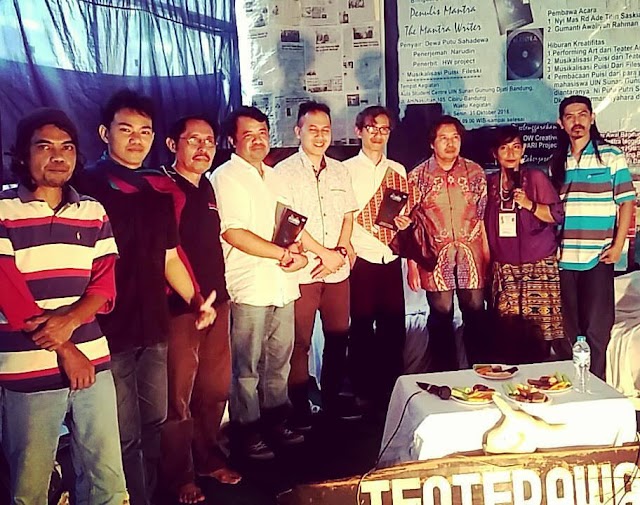 Launching Antologi Puisi Bilingual “Penulis Mantra/The Mantra Writer” di Bandung