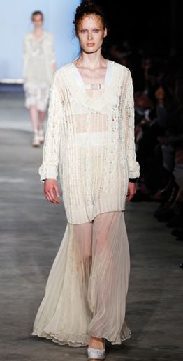 Fashionistella: #10: The Long White Sheer Skirts