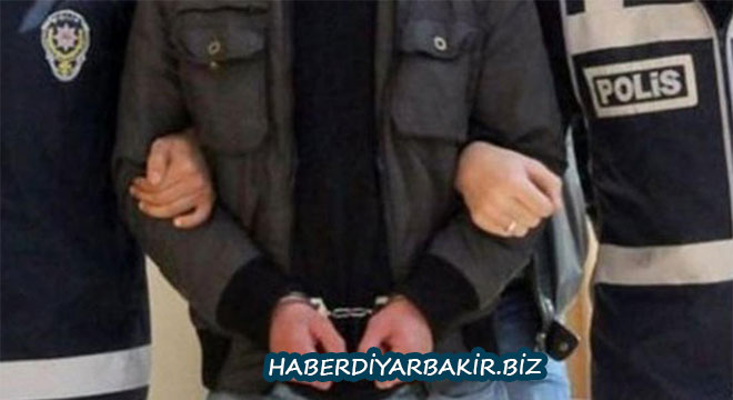 Diyarbakır'da PKK’ye finans sağlayan 4 iş adamı tutuklandı Diyarbakır'da PKK’ye finans sağlayan 4 iş adamı tutuklandı