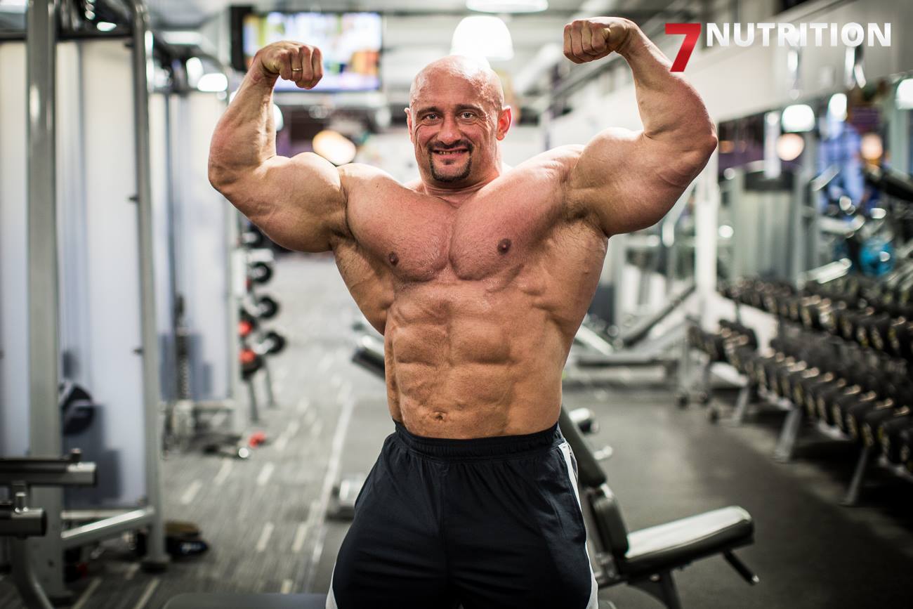 Muscle Lover Polish IFBB Pro bodybuilder Robert Piotrkowicz