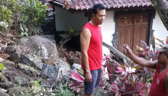 Longsor di Jembrana, Dua Palinggih Warga Hancur