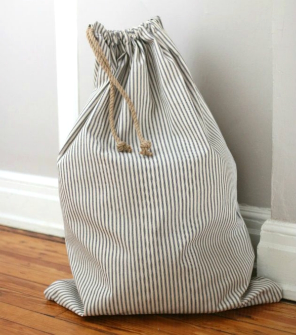 how-to-make-an-easy-drawstring-bag-drawstring-bag-pattern-small-gift