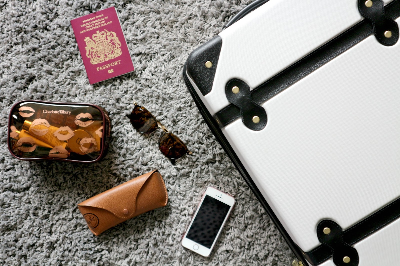 How To Do Hand Luggage Only Ellis Tuesday