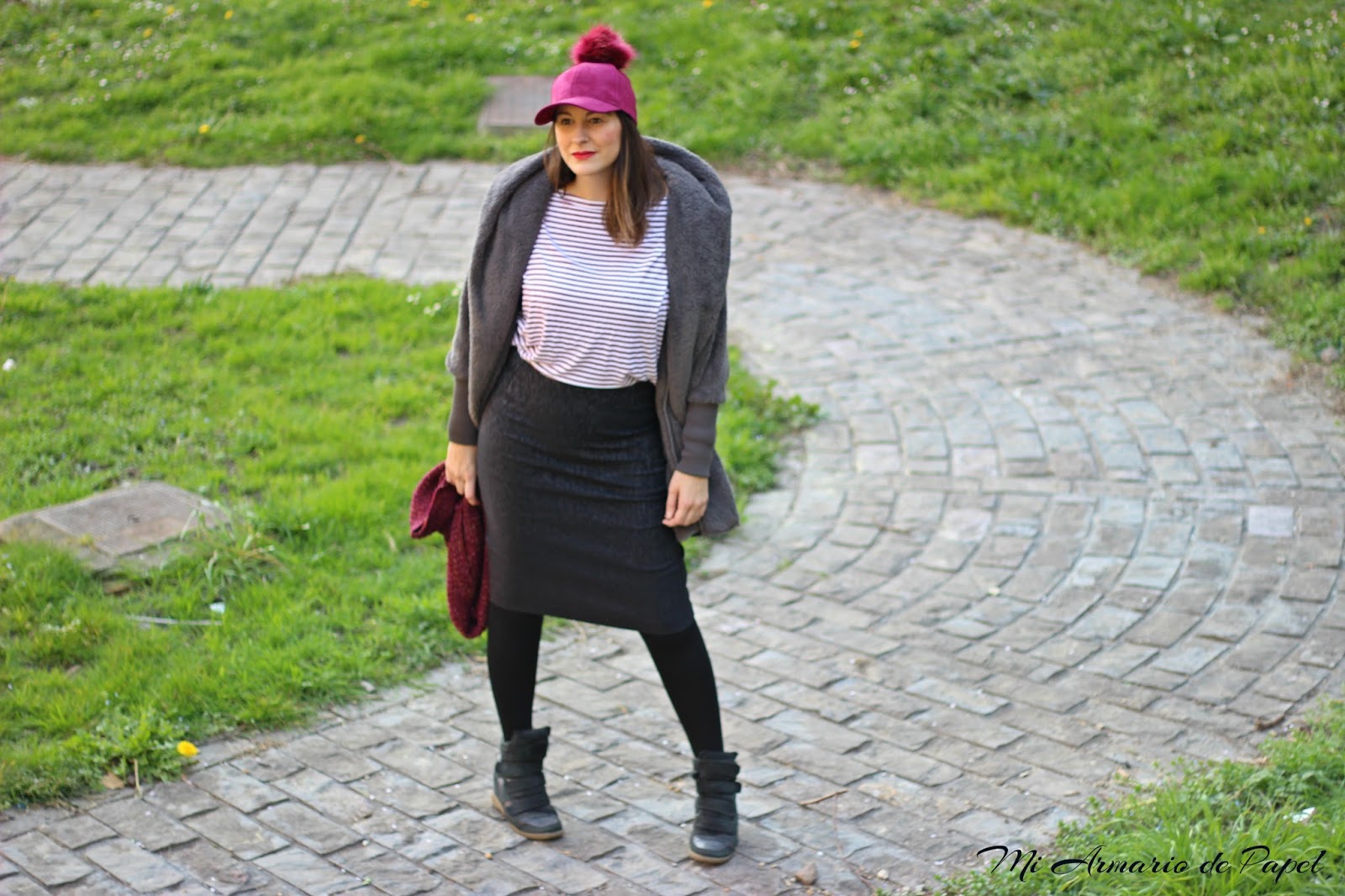 Chic con Falda de Tubo - Mi Armario de Papel