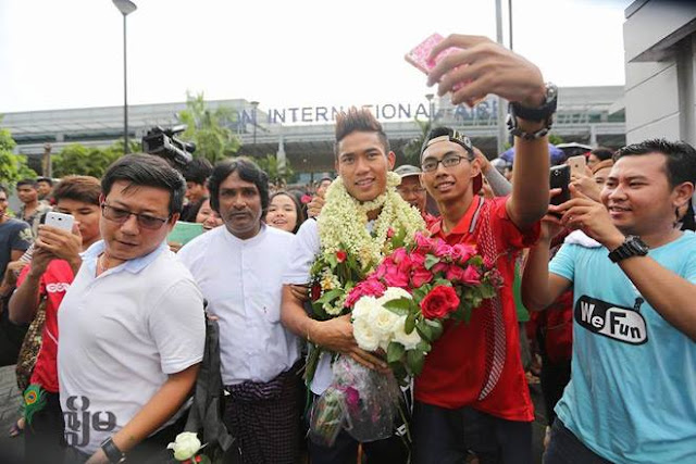 Myanmar U23 Back To Yangon - Myanmar Celebrities Welcome Myanmar Football Heroes 