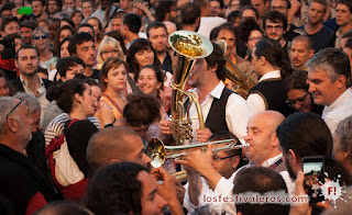 Banda de Goran Bregovic entre el público del Festival RioLoco 2015