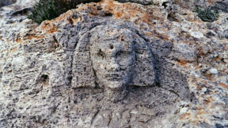 Η πυραμίδα στα Βιγκλάφια (Νεάπολη Λακωνίας) Η πυραμίδα στα Βιγκλάφια (Νεάπολη Λακωνίας)