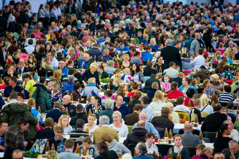 Christmas Eve Around The World 