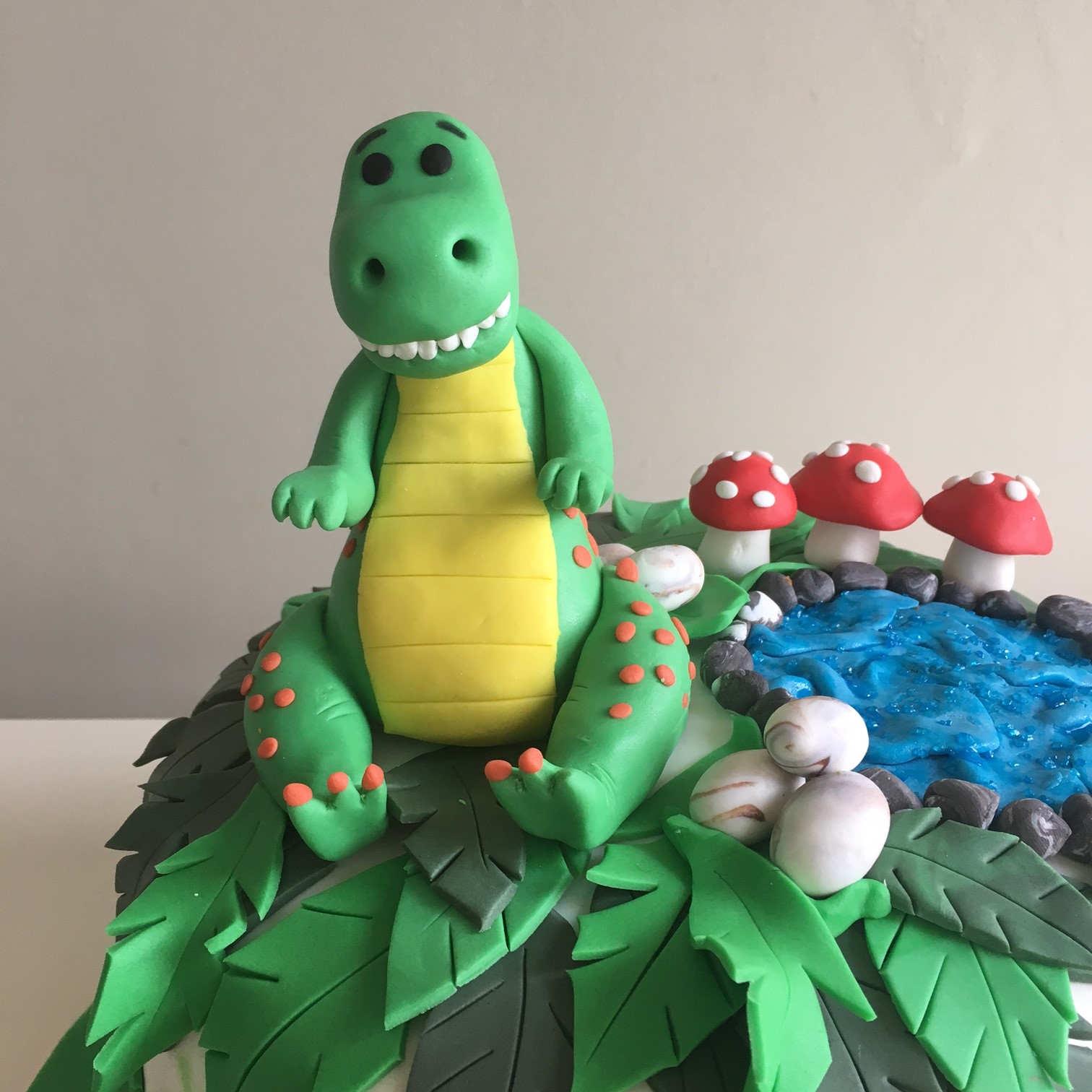 Dinazor Pasta( dinosaur cake)