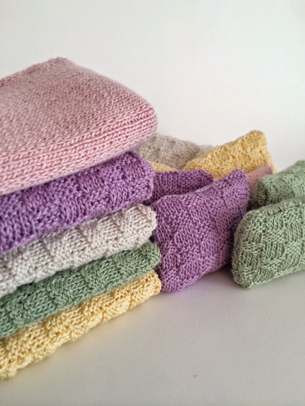 Fabulously Flawed Miniatures Miniature Knitted Blankets