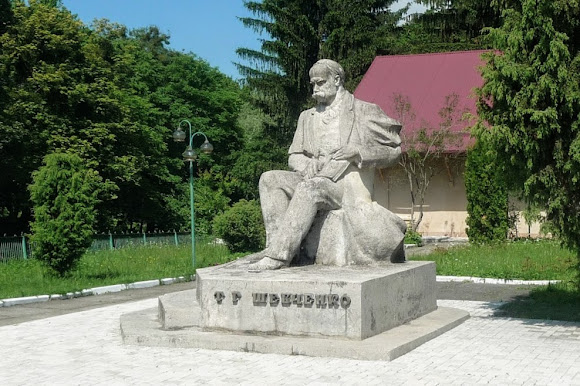 Подгорцы. Памятник Т. Г. Шевченко. 1992 г.