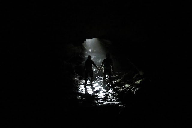 У выхода из второго грота Кургазакской пещеры