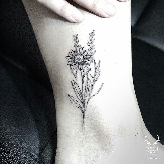Mini tatuagens de flores para as mulheres Mini tatuagens de flores para as mulheres