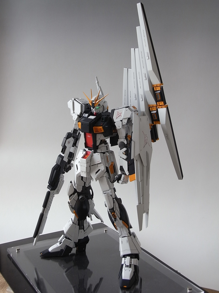 1/60 Perfect Grade Nu Gundam customized build