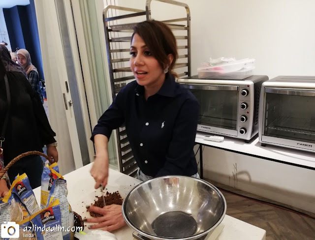 BISKUT OAT ONDE ONDE WITH CHEF ANIS NABILAH - Assalamualaikum, selamat pagi ! Kalau korang dah baca entri blog mummy semalam . Mummy ada hi-tea dnegan Chef Anis Nabila Celebrity Chef. Seperti yang mummy janjikan, entri kali ini, mummy nak share resepi dari Chef Anis Nabilah - BISKUT OAT ONDE ONDE WITH CHEF ANIS NABILAH BISKUT OAT ONDE ONDE WITH CHEF ANIS NABILAH Serius resepi kali ini, sangat mudah dan senang buatnya. Cukup bahan...siap ! Hehehe. jom kita tengok details resepi BISKUT OAT ONDE ONDE WITH CHEF ANIS NABILAH BISKUT OAT ONDE ONDE WITH CHEF ANIS NABILAH - Assalamualaikum, selamat pagi ! Kalau korang dah baca entri blog mummy semalam . Mummy ada hi-tea dnegan Chef Anis Nabila Celebrity Chef. Seperti yang mummy janjikan, entri kali ini, mummy nak share resepi dari Chef Anis Nabilah - BISKUT OAT ONDE ONDE WITH CHEF ANIS NABILAH BISKUT OAT ONDE ONDE WITH CHEF ANIS NABILAH Serius resepi kali ini, sangat mudah dan senang buatnya. Cukup bahan...siap ! Hehehe. jom kita tengok details resepi BISKUT OAT ONDE ONDE WITH CHEF ANIS NABILAH