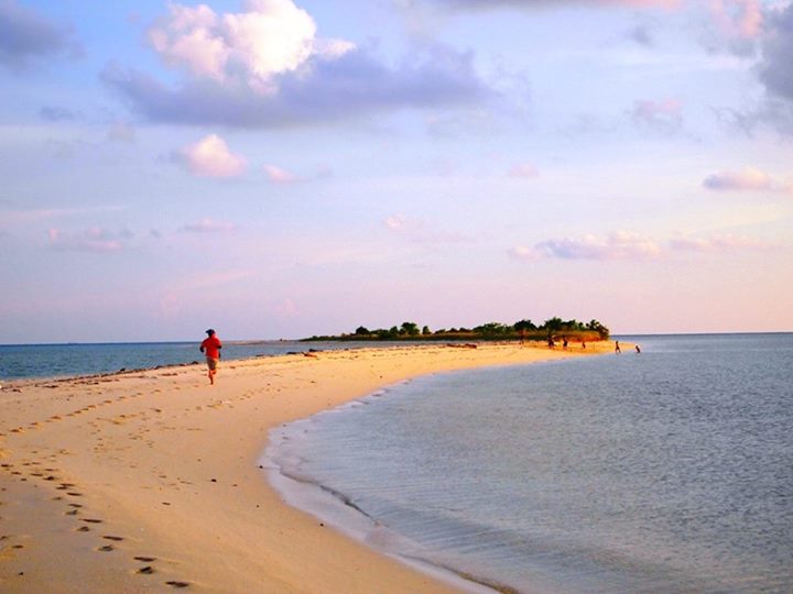 Pantai Pulau Bawean di Gresik Kamera Budaya