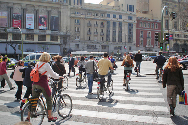 La Comunidad anima a realizar rutas verdes a pie o en bicicleta desde estaciones de Metro