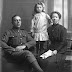 Keepsakes of the Lost Generation: Never-seen-before pictures show First World War soldiers on their way to the front and the worried loved ones they were leaving behind (26 Pics)