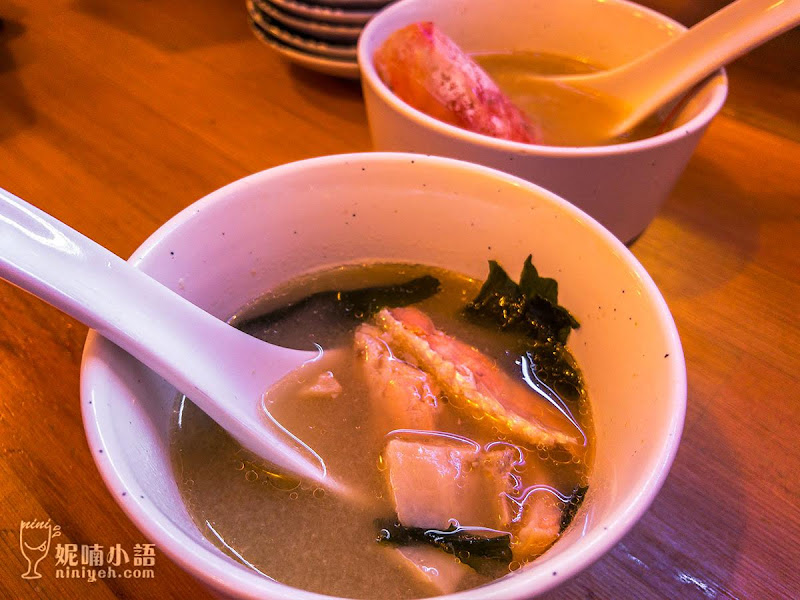 【華山市場美食】合掌村日式料理。怦然心動的爆紅排隊握壽司 【華山市場美食】合掌村日式料理。怦然心動的爆紅排隊握壽司