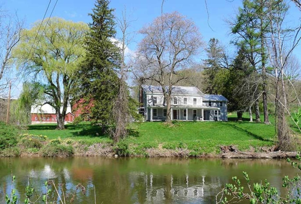 Sweet House Dreams 1840 Farmhouse and Dairy Farm in Catskill, New York