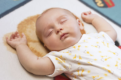 Helps+Baby+Sleep+ +Tips+For+Your+Baby+care Tips Membuat Bayi Mudah Tidur