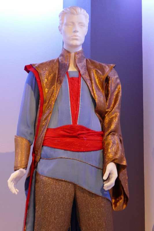 Thor: Ragnarok Grandmaster movie costume Thor Ragnarok Grandmaster costume
