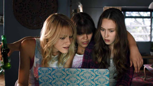 أفلام متعددة التصنيفات تناولت تأثير Friend-Request.jpg