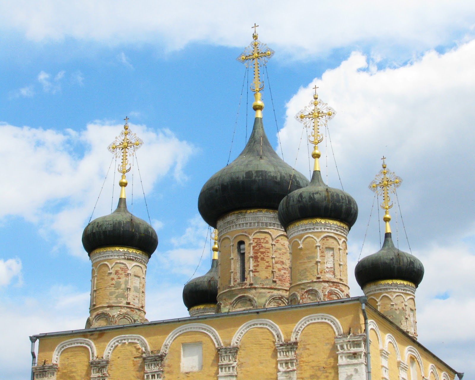 What is the meaning of the domes in the Orthodox Church Architecture