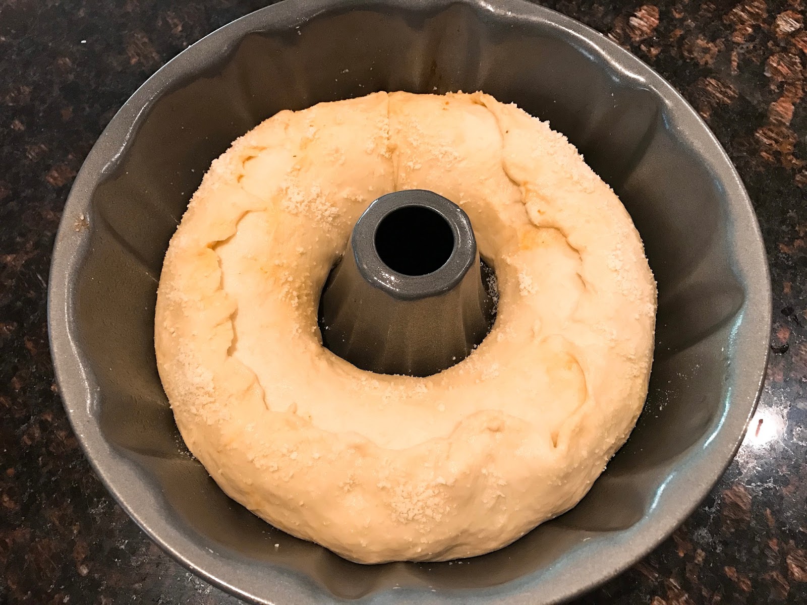 Stuffed Pepperoni Pizza Bundt Cake!