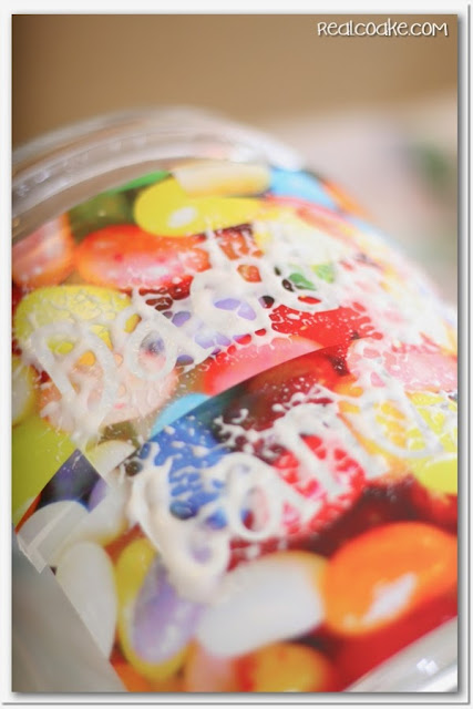 Father's Day gift idea of a glass etched candy jar just for Daddy #gifts #FathersDay #HomemadeGifts