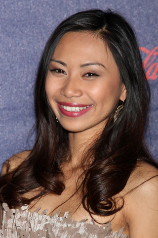 Asian American Singer 25