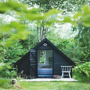 There seems to be a shift lately in building small houses. It is fundamentally all about finding a way to include as many things and purpose into as little space as possible. There are some very inspiring designs out there and we made it our mission to find them.  Learn how to make the most of your small space situation with these 50 creative design ideas.