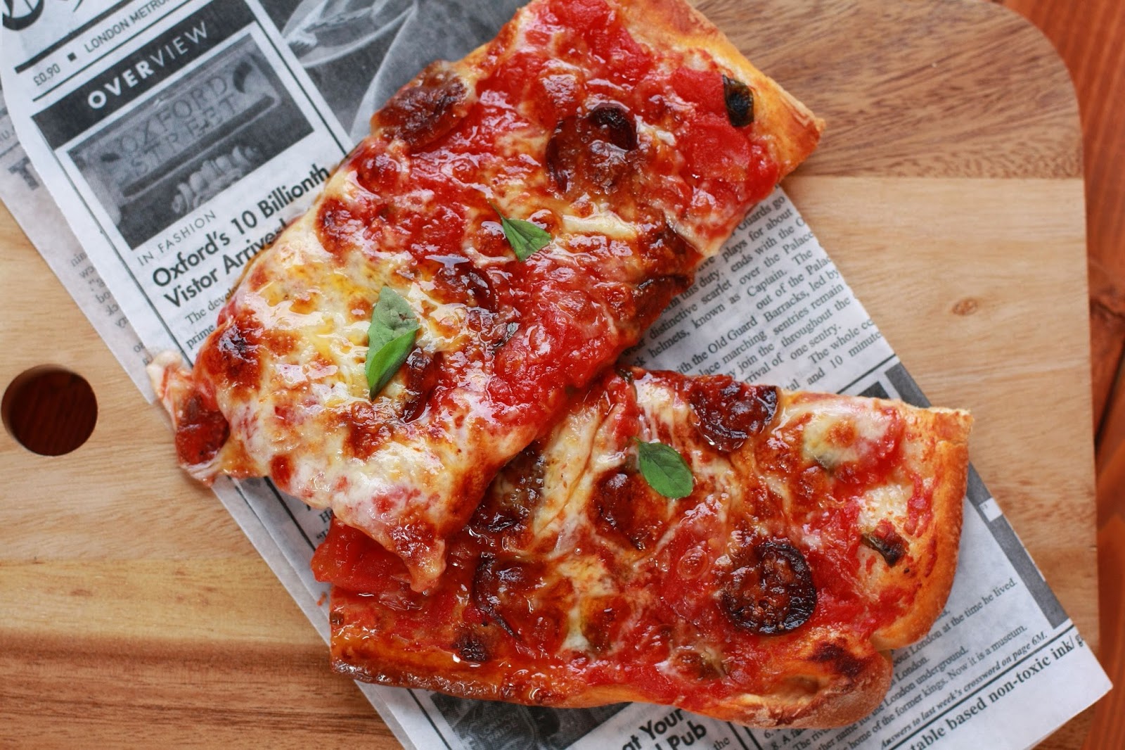 pizza diavola pizze pizzekirja italia leivonta mallaspulla