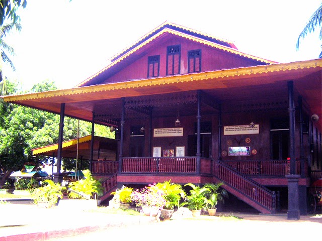 Rumah Adat Gorontalo Dulohupa Bandayo Poboide Menjadi Tempat Melestarian Mengembangkan