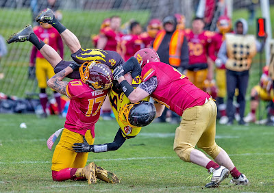 Gridiron Victoria Photo taken using a Canon 300mm F2.8L IS USM