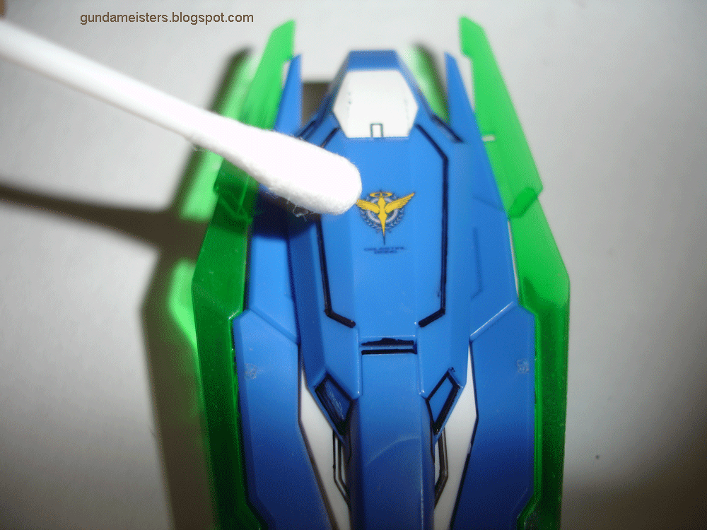 Gundam Meisters Gunpla Tutorial Decal Application (Wet Slide)