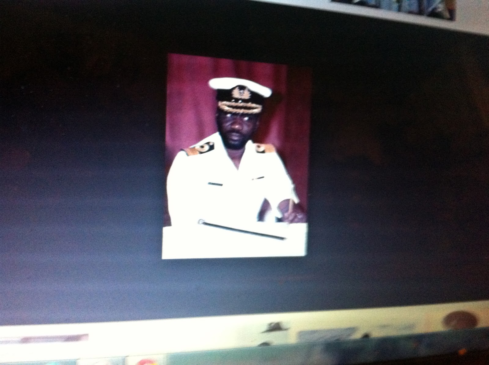 THE BLACK SOCIAL HISTORY BLACK SOCIAL HISTORY AFROGHANAIAN " REAR