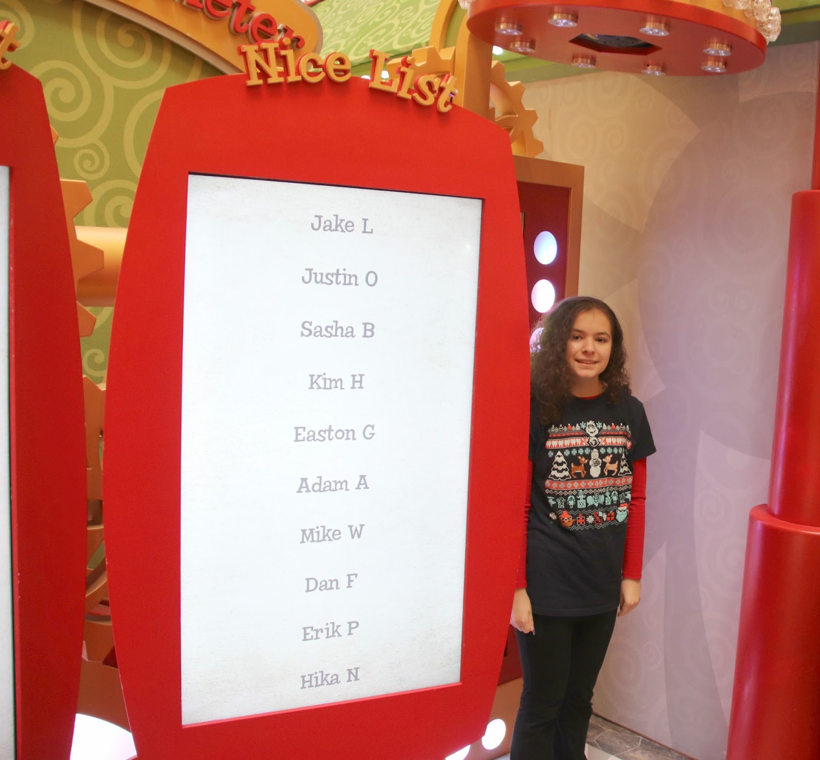 Susan's Disney Family: HGTV presents Santa HQ at the Deptford Mall! A must do! #SantaHQ