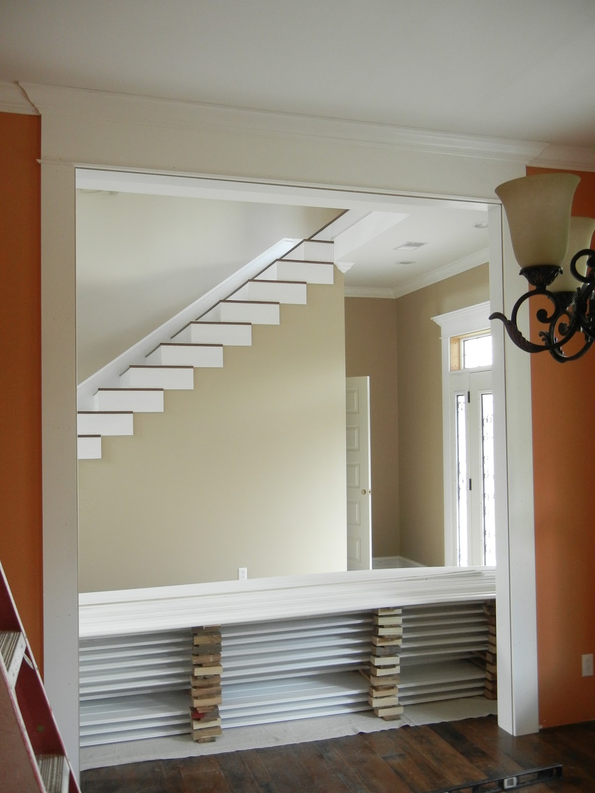 Double Oak Plantation: Dining room entry trim