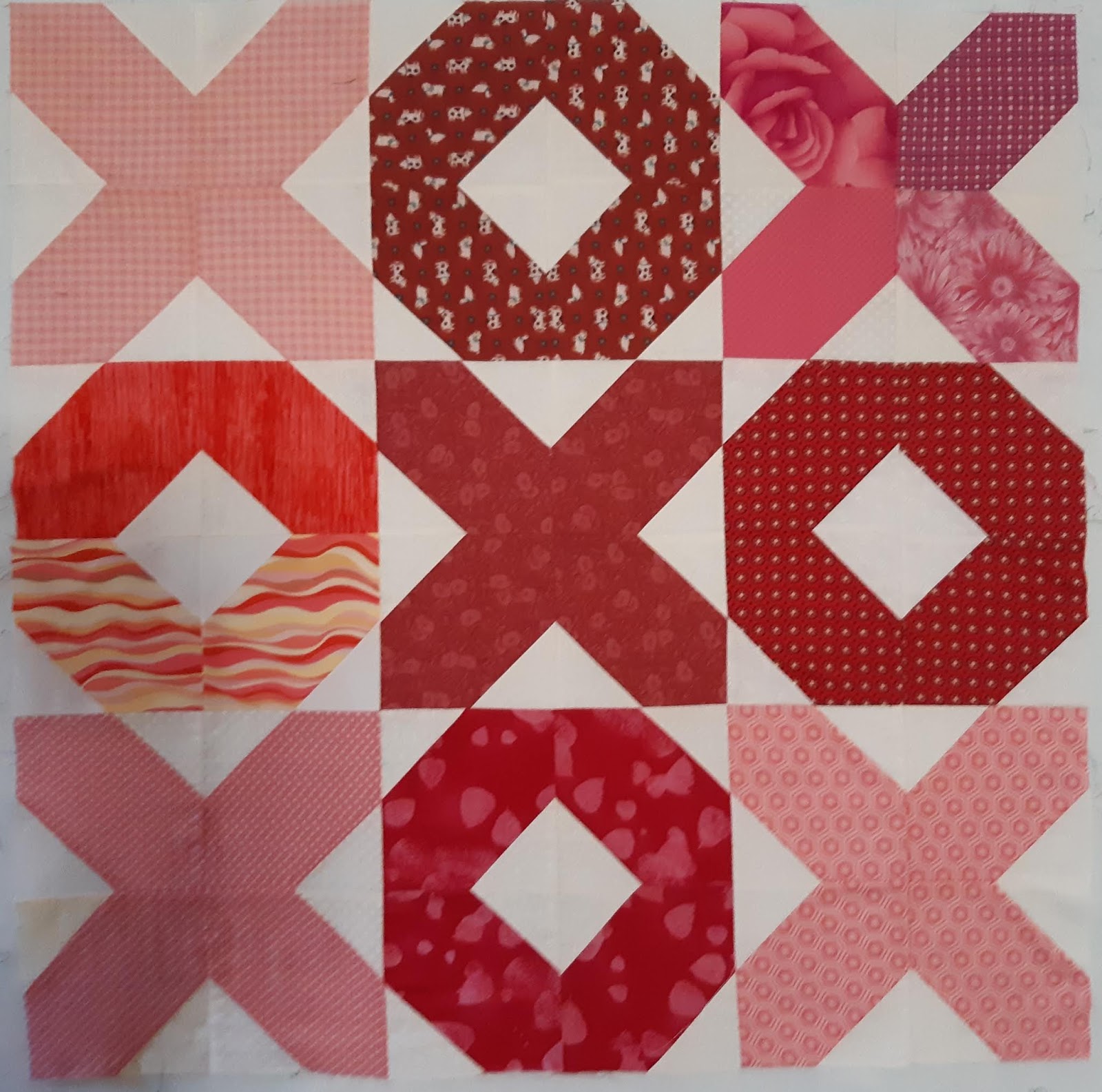 AlliKat Quilts Wheee! Free Motion Quilting on an X & O Comfort Quilt