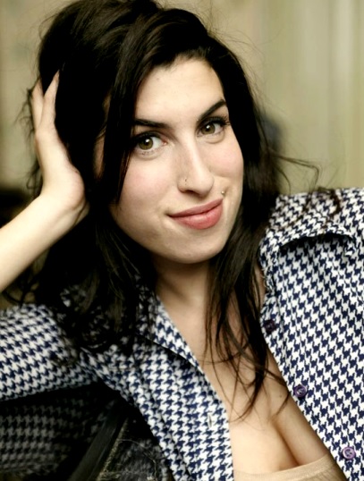 Amy Winehouse Foto de Amy Winehouse sonriendo