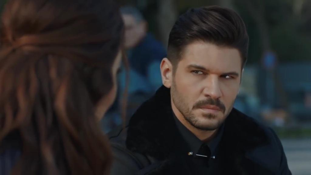 Czarna perła odcinek 32: Hazal nie pozostawia złudzeń! Kenan ponownie oświadcza się Irmak! [Streszczenie + Zdjęcia]